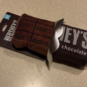 NWT Hershey’s Chocolate Bar Dog Toy Squeak & Crinkle Noise Fun for Pet 8” x 4”